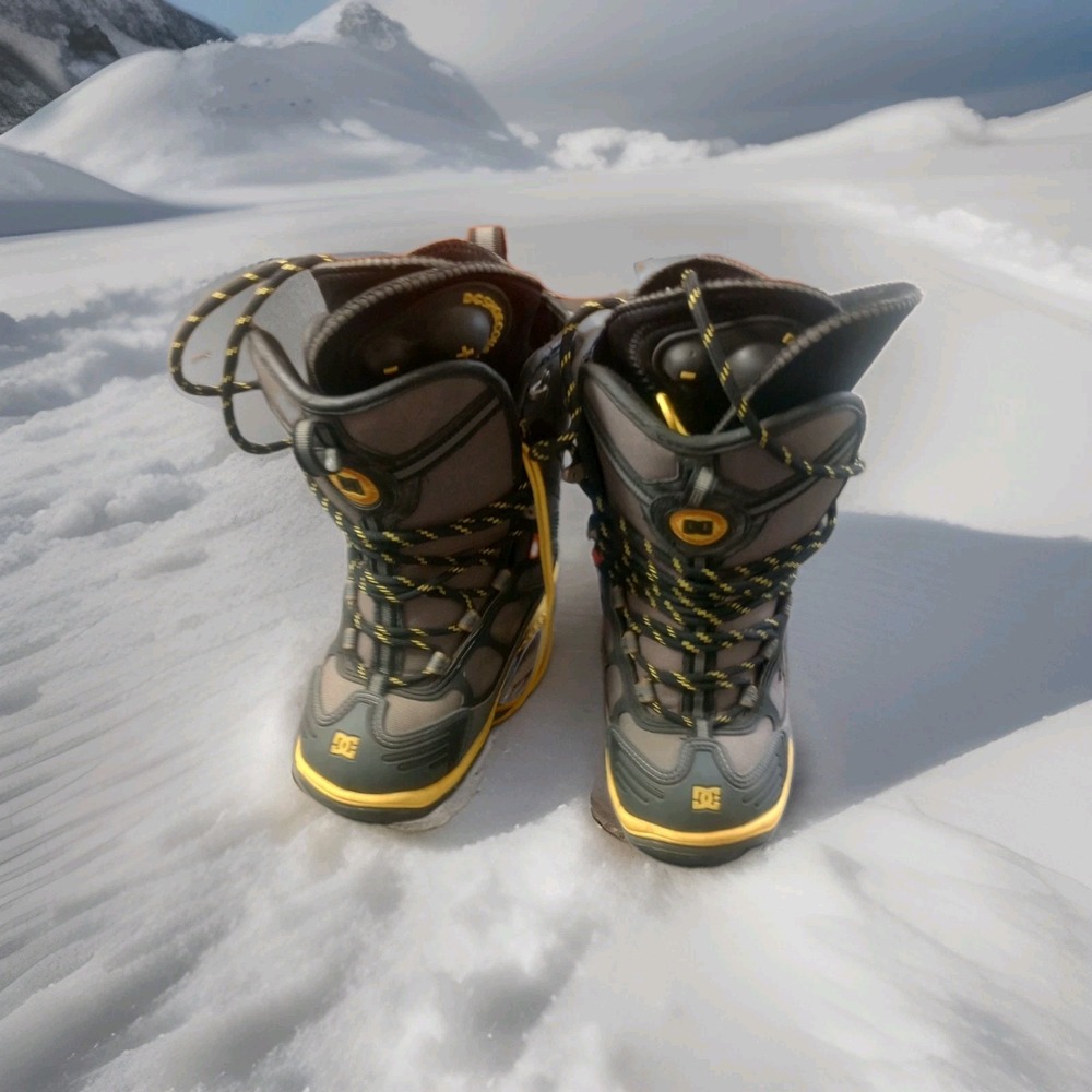 DC revolution Oxygen CO USA snowboard boots size 7.5 Black Yellow Winter Active